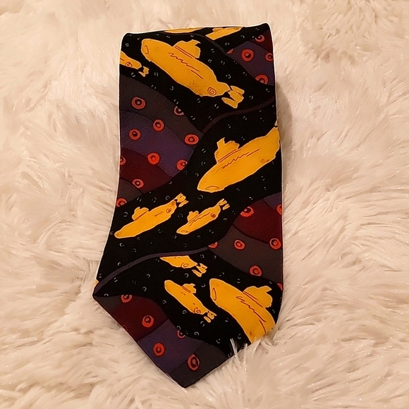 The Beatles Other - THE BEATLES 100% Silk tie "Yellow Submarine" tie.